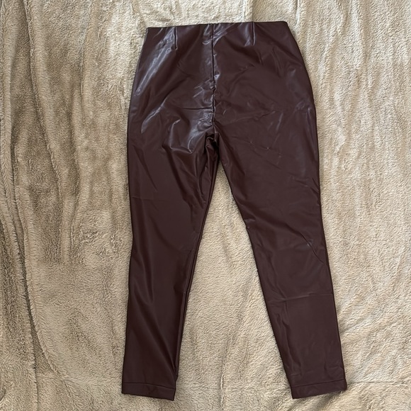 Banana Republic VEGAN Leather legging pants - Picture 2 of 6